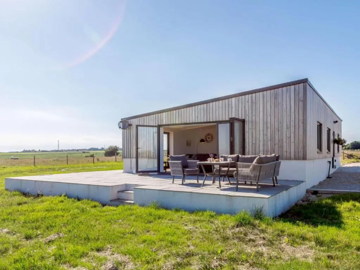 2-bed Modern Bungalow - Outstanding Country Views