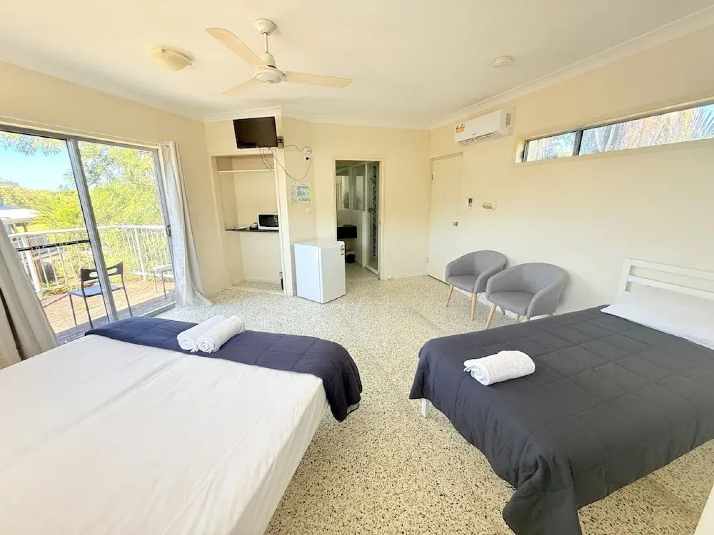 Emus Beach Resort