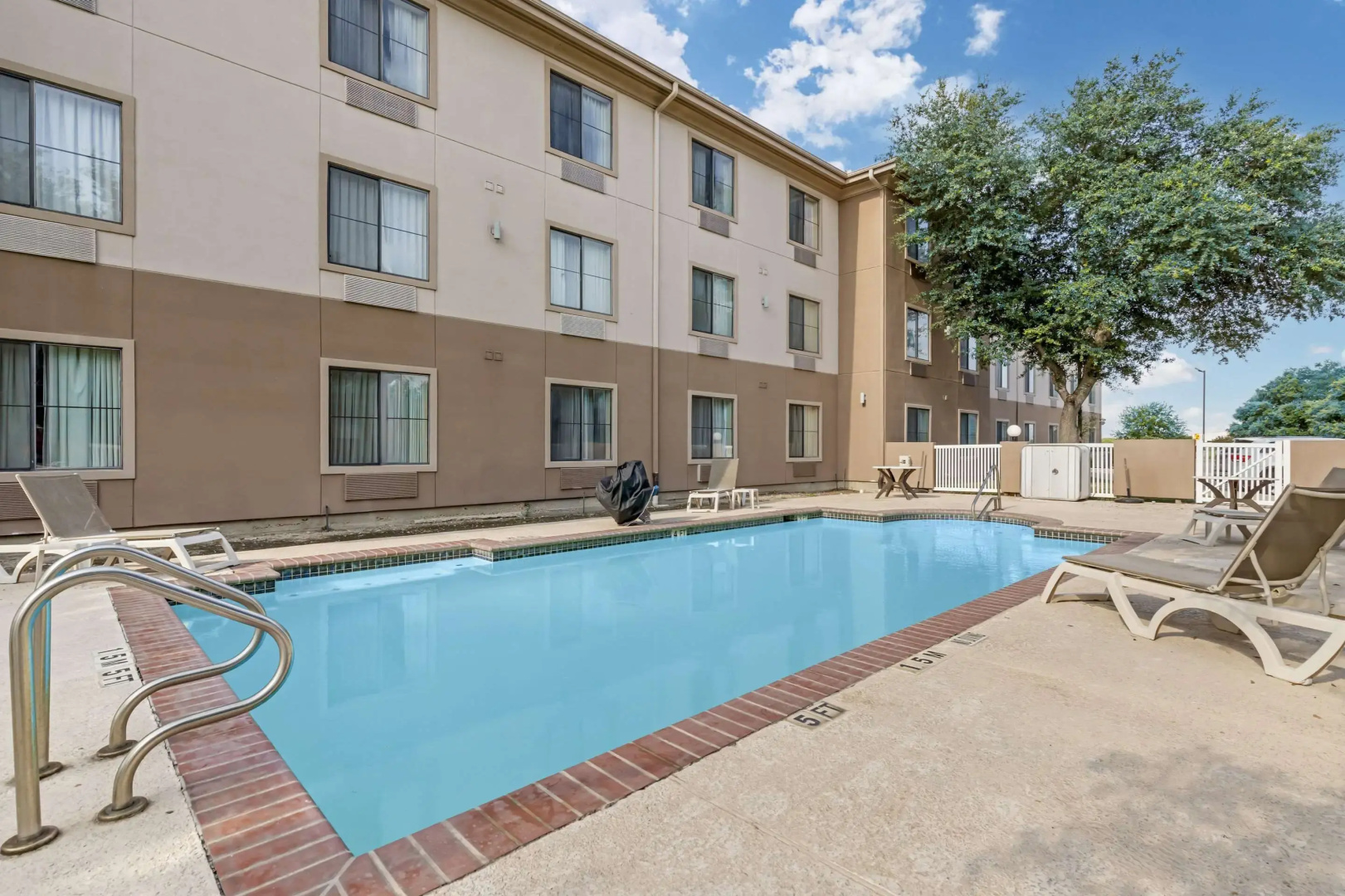 Comfort Inn & Suites