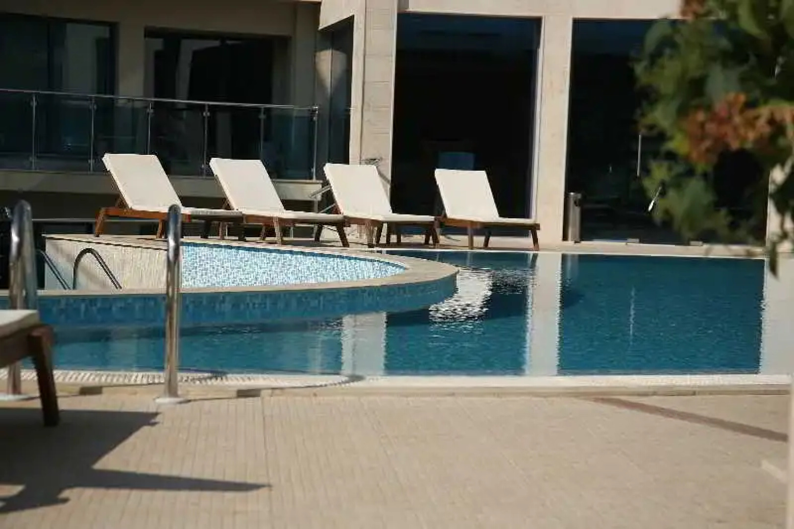 Apart Complex Aquamarine