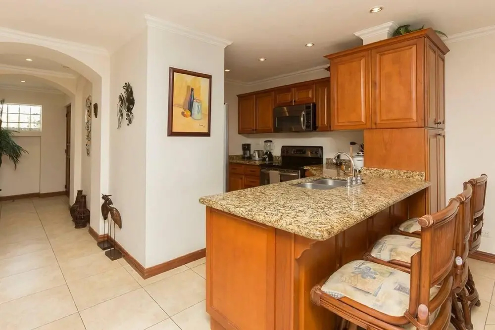 Ocean View Condo - Few minute walk to the beach and restaurants
