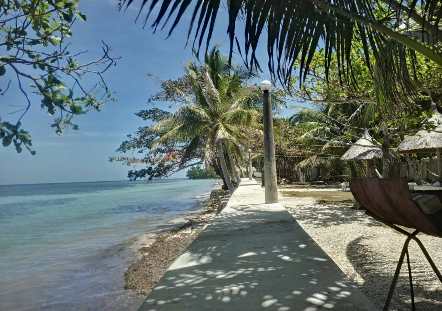 Cliff Side Beach Resort & Cottages