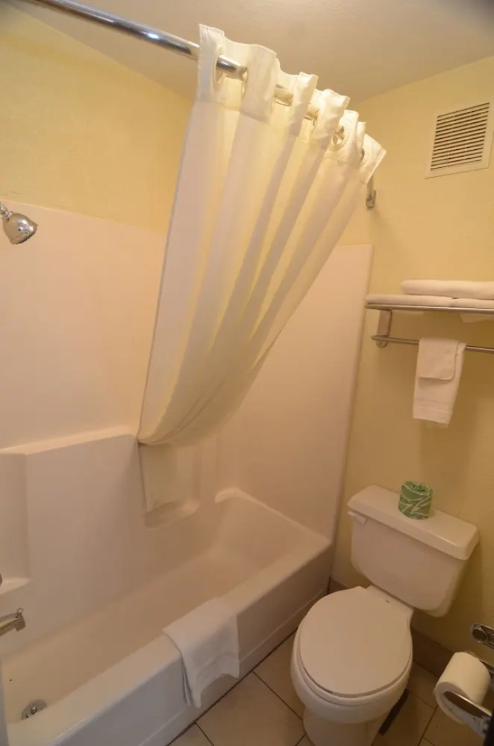 Super 8 Urbandale Des Moines Area