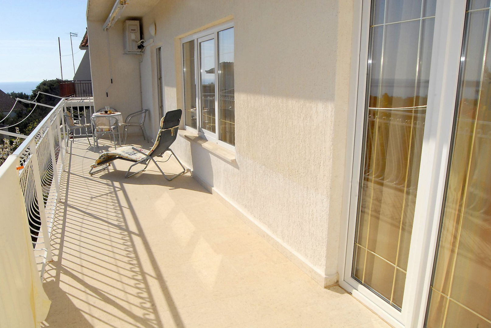 Apartment Ante - with large terrace : A1 Primosten, Riviera Sibenik
