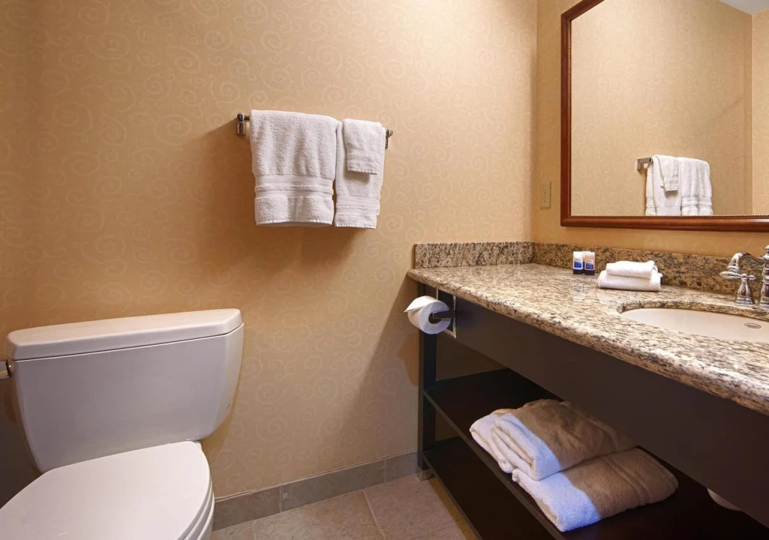 Best Western Plus Ticonderoga Inn & Suites