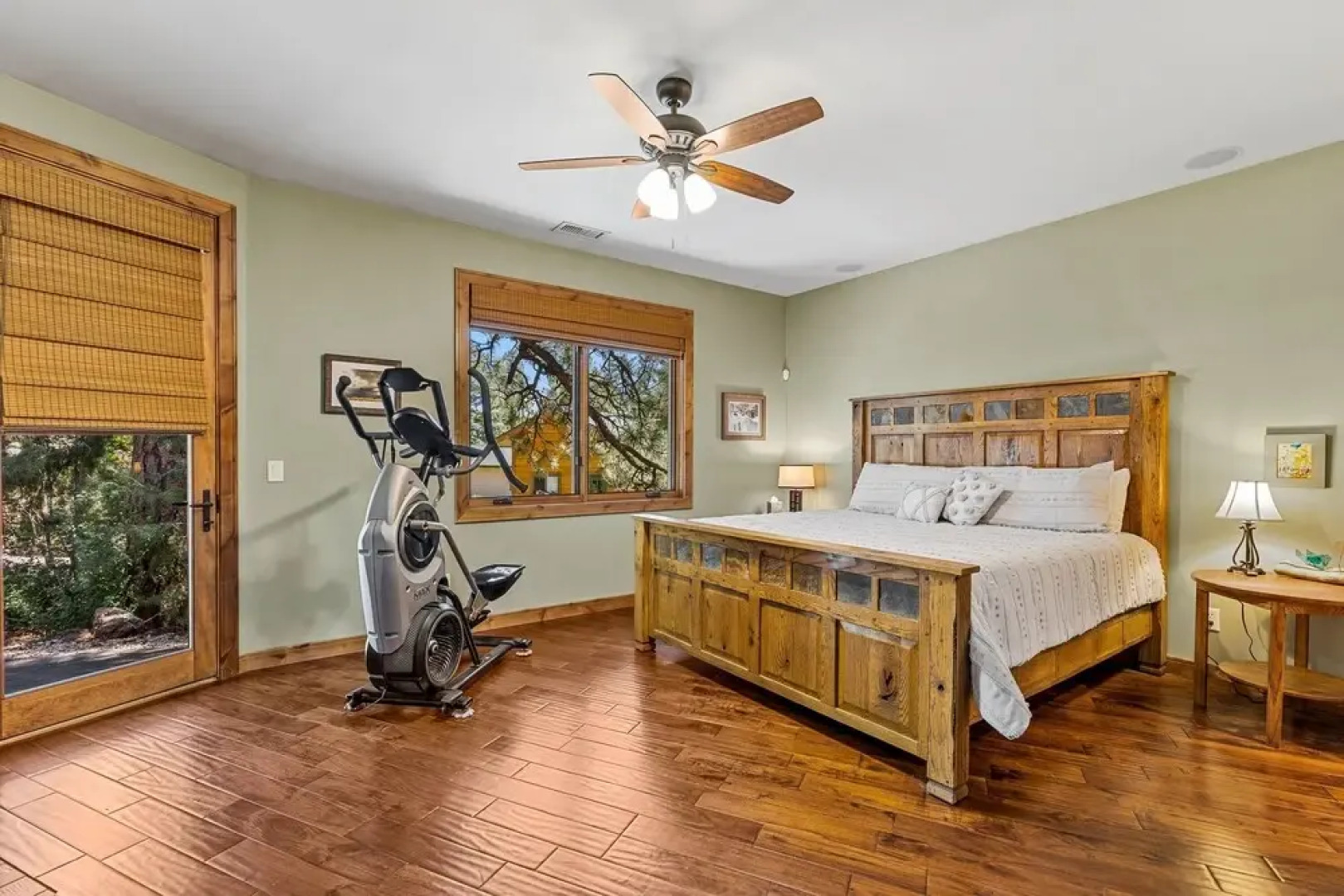 Townsend Flagstaff 3 Bedroom Home by RedAwning