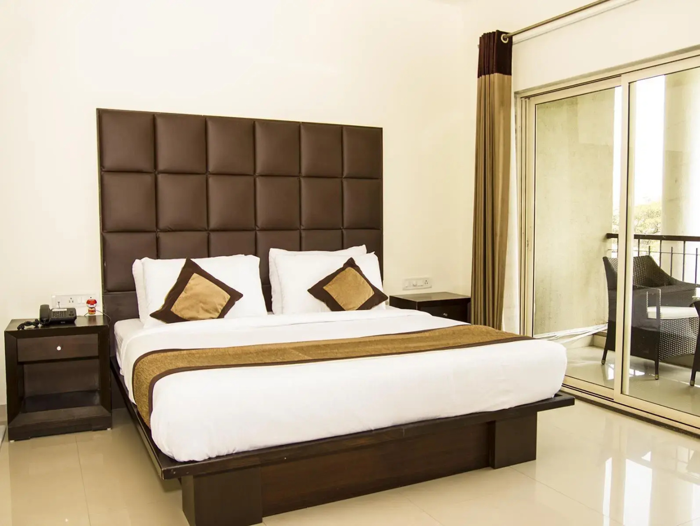 The Golden Suites & Spa