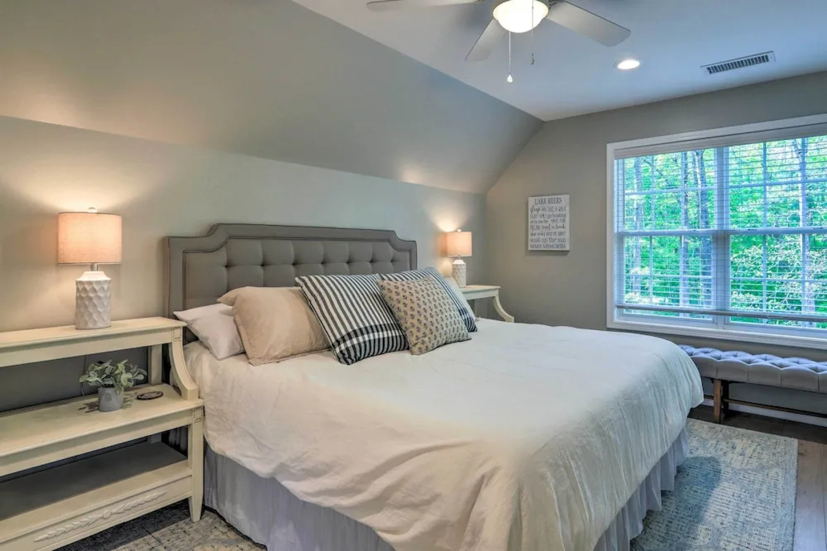 Chic Lake Sinclair Retreat With Dock & Hot Tub!