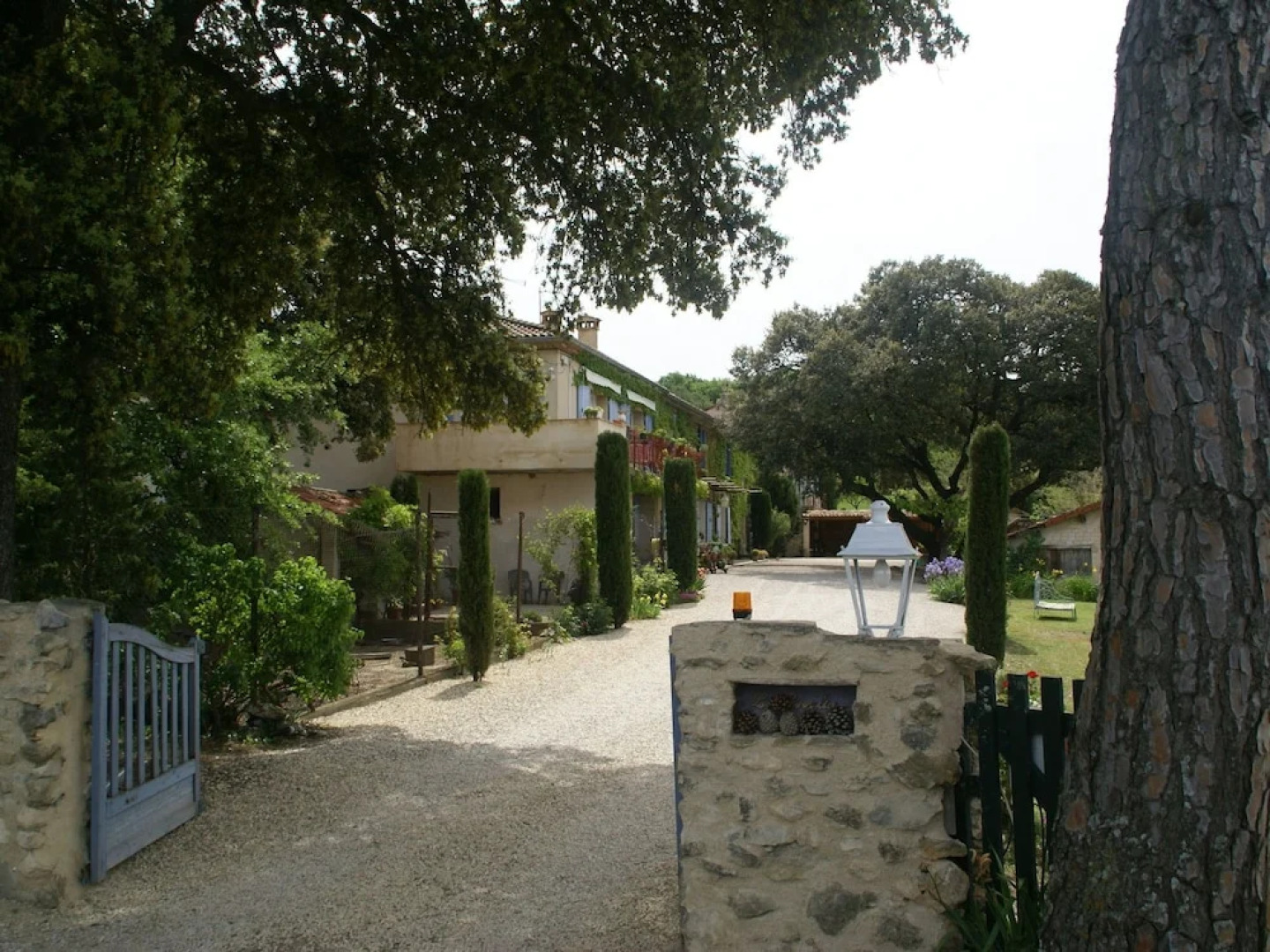 Luxurious Holiday Home with Pool in Pertuis France