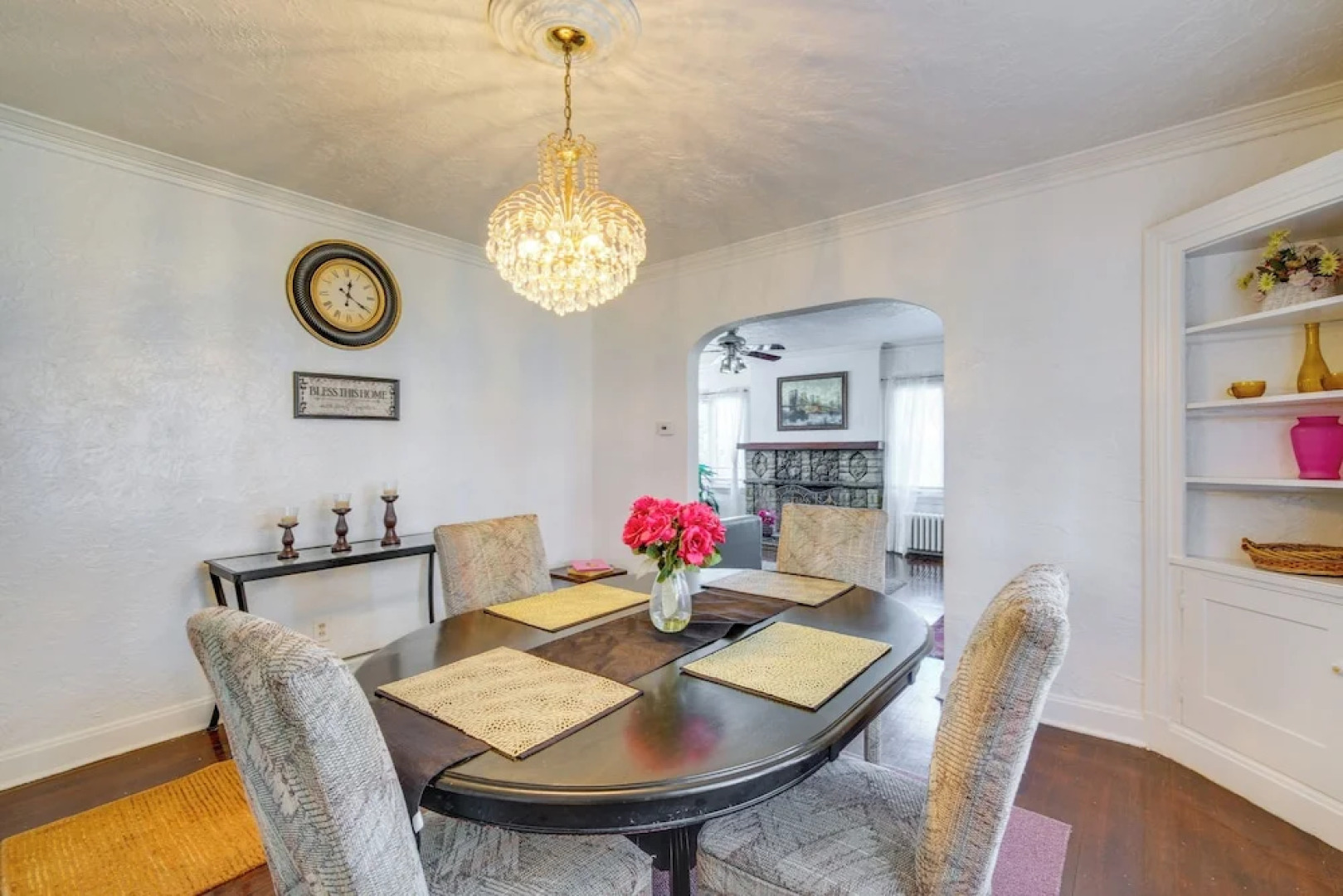 South Euclid Apt < 10 Mi to Downtown Cleveland!