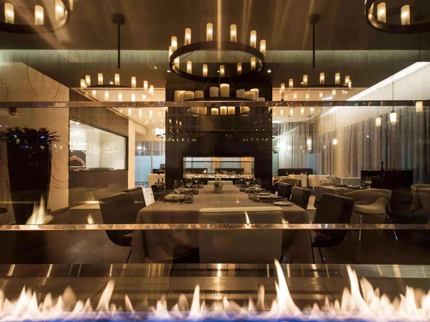 Pullman Dubai Jumeirah Lakes Towers - Hotel & Residence