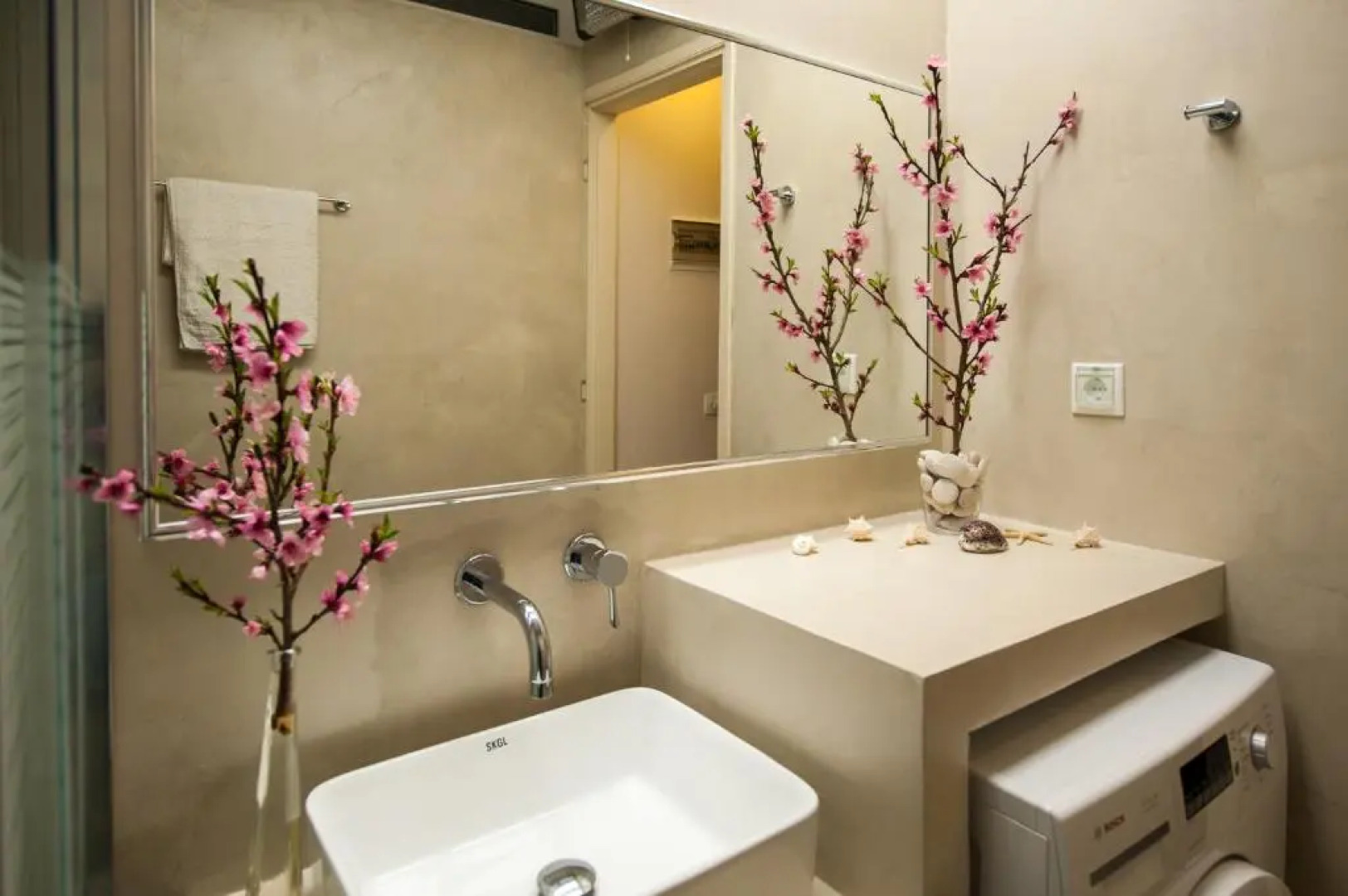 Manto On The Beach Apartments