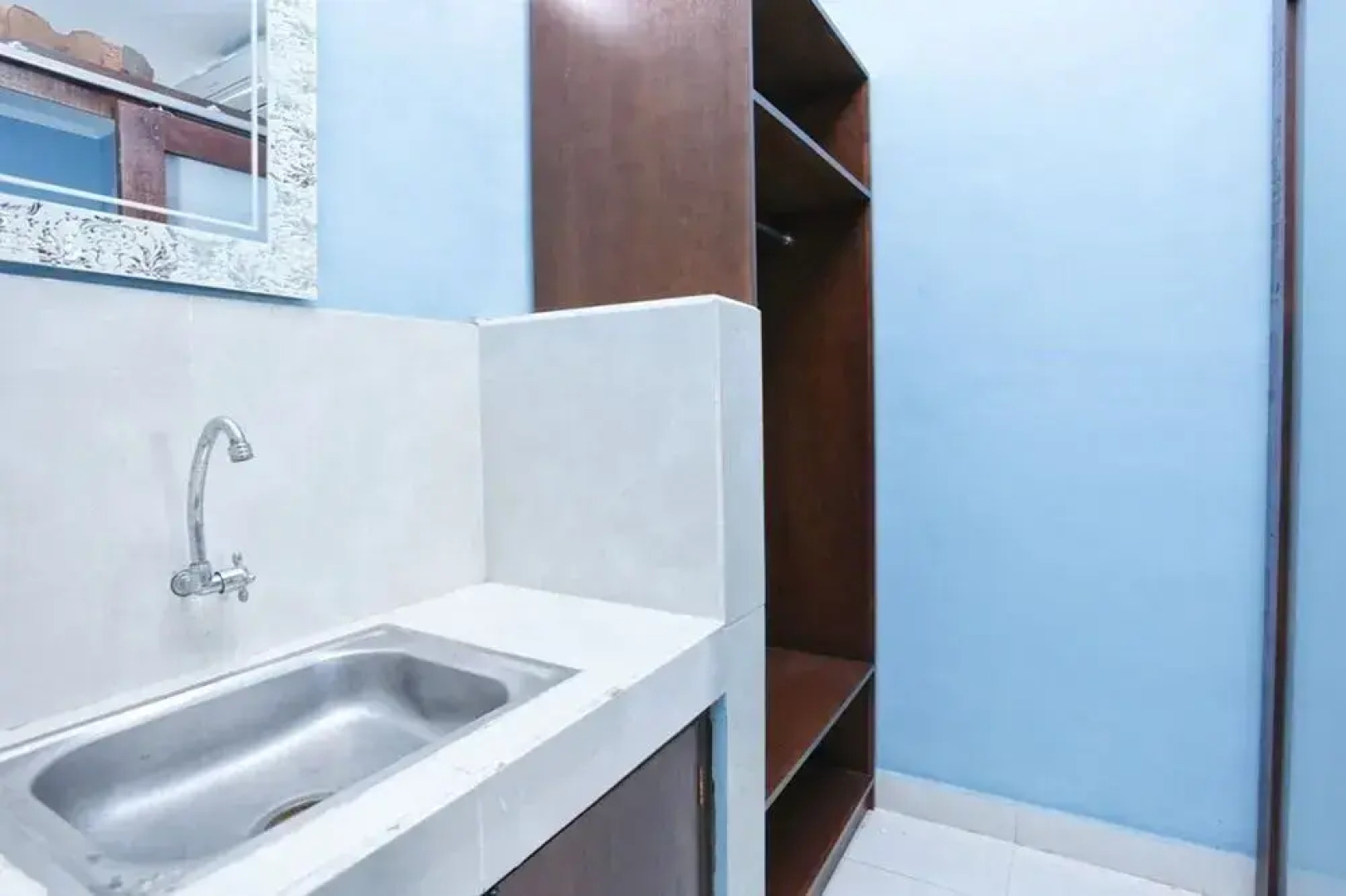 RedDoorz @ Raya Kerobokan 2