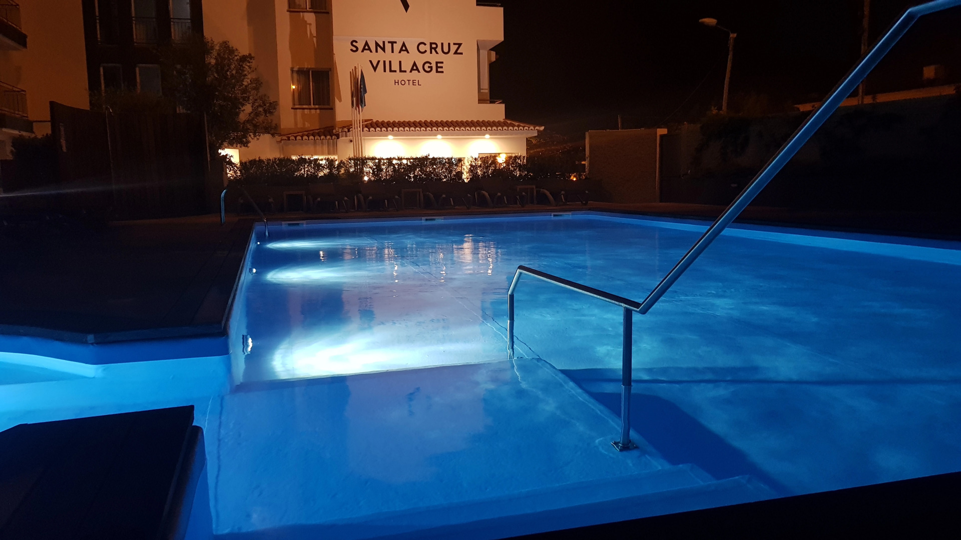 Santa Cruz Village Hotel