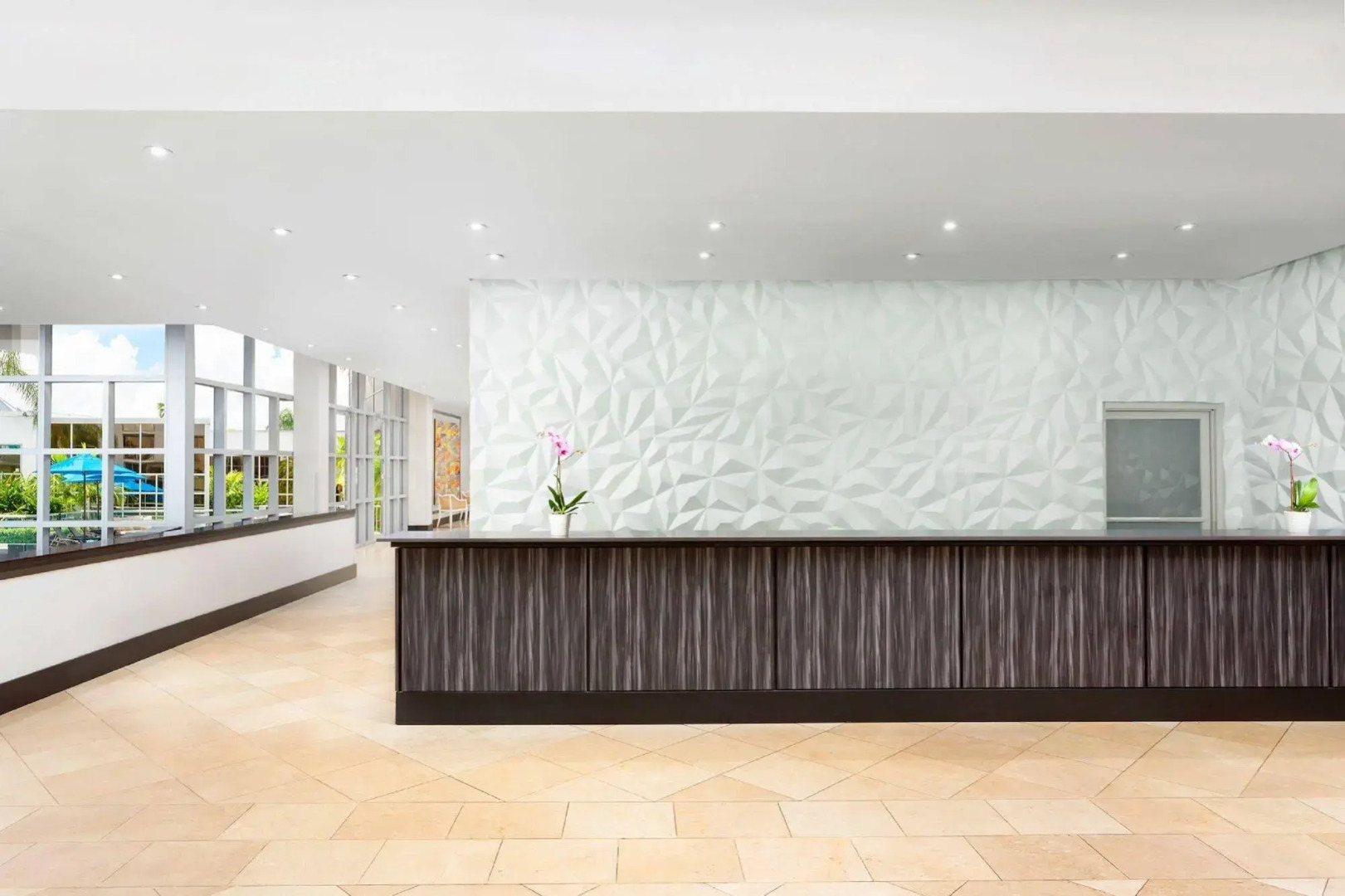 Sawgrass Grand Hotel and Suites Sports Complex