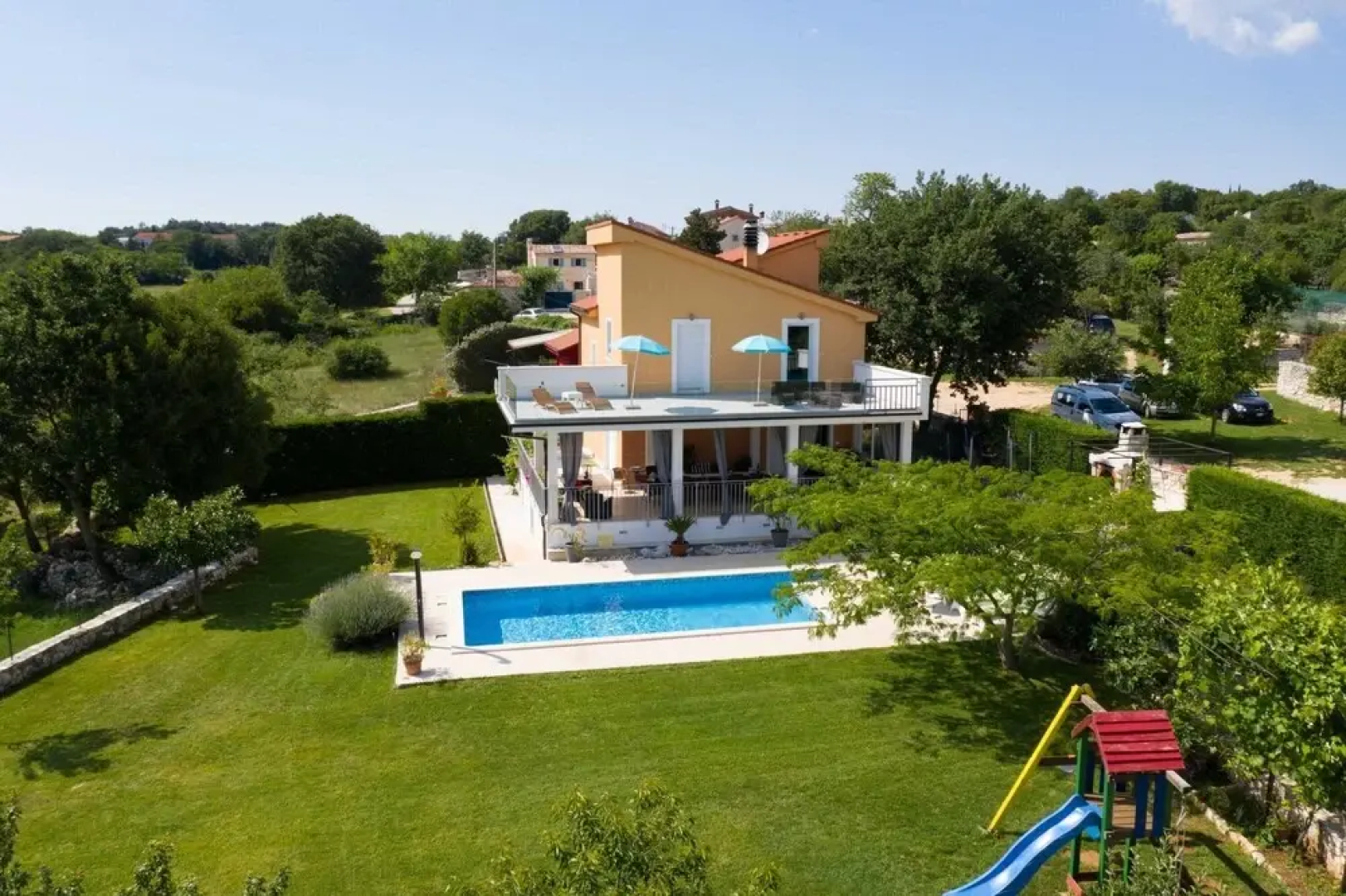 Villas in Kanfanar With 4 Bedrooms and 5 Bathrooms