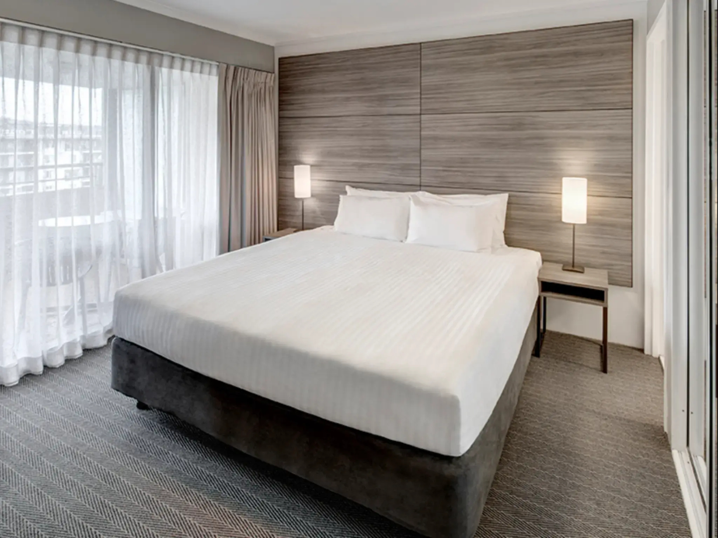 Adina Serviced Apartments Canberra James Court