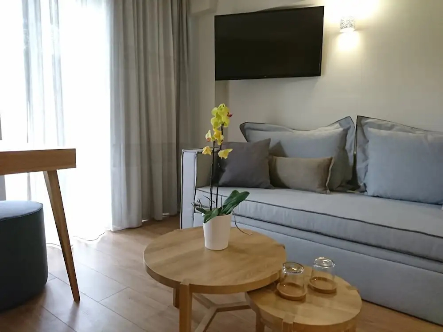 Mirivili Rooms & Suites Hotel