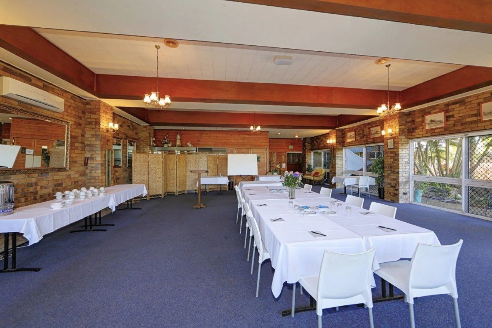 Smart Motel Bert Hinkler