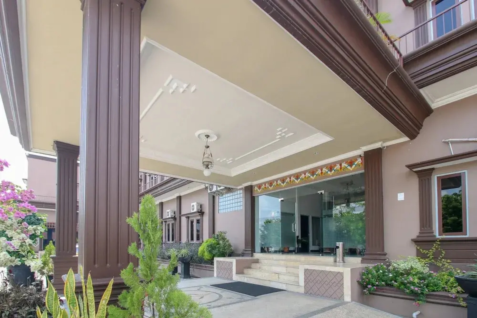 Airy Bandara Tjilik Riwut Nyai Undang 4 Palangkaraya