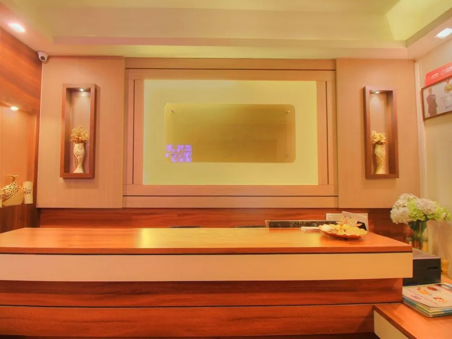 OYO 14163 Comforts Inn