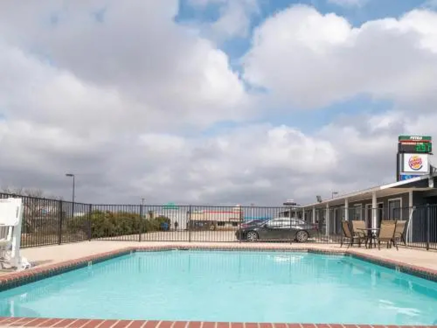 Southern Inn and Suites Pearsall