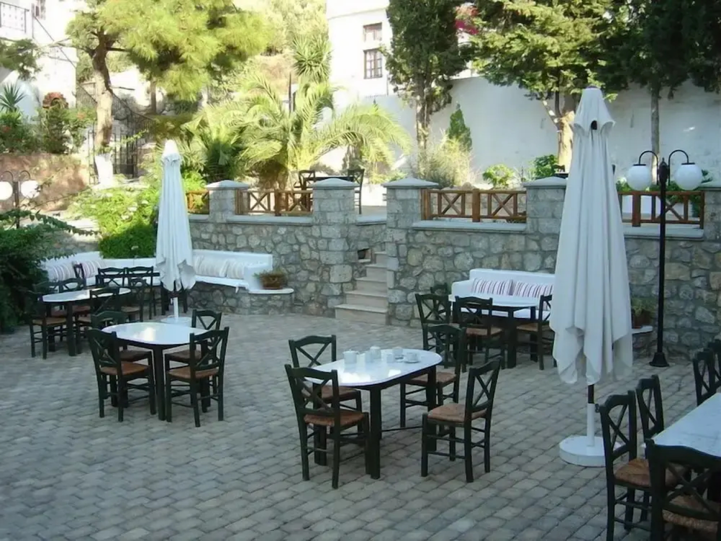 Oasis Hotel