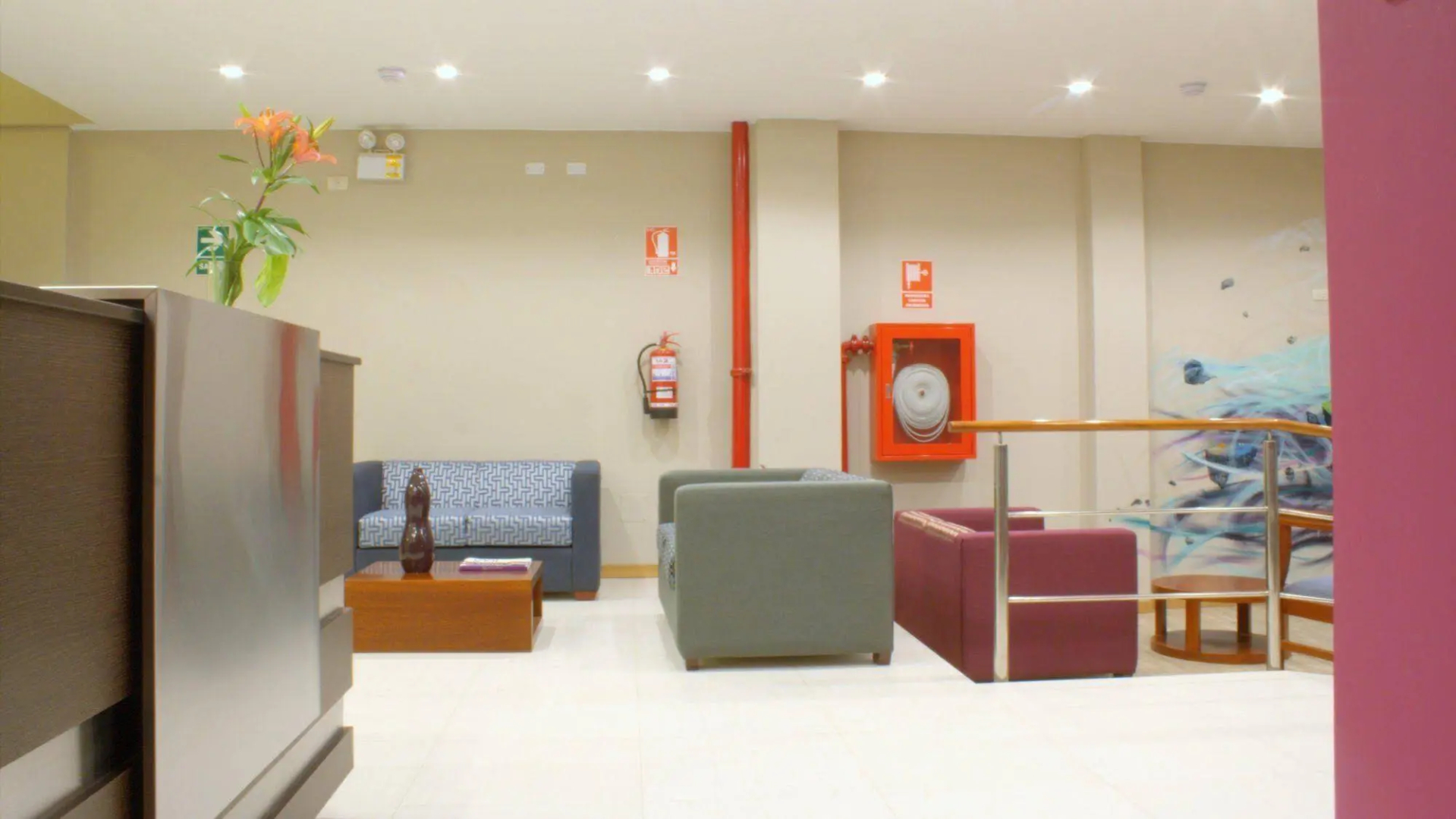 Naira Hotel