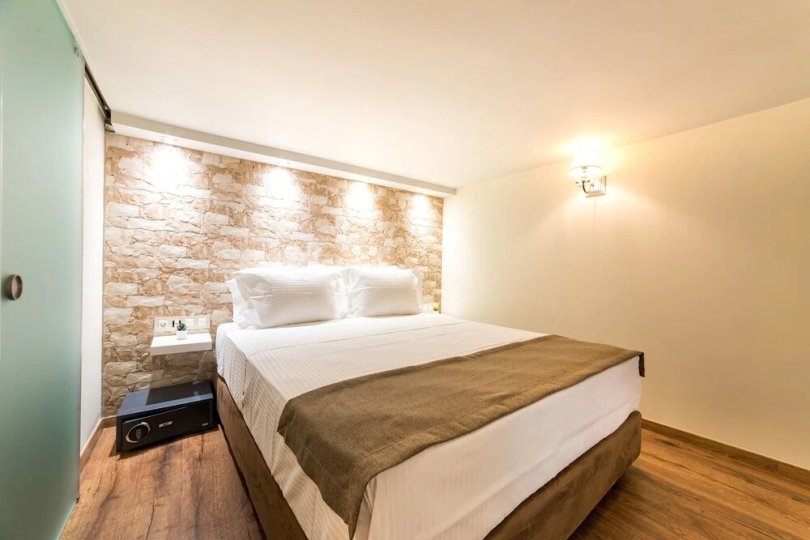 Oinoelia Luxury Suites & Residence