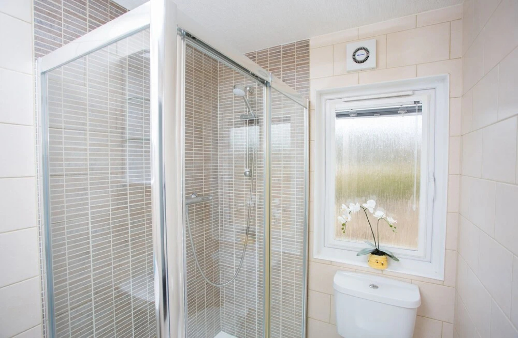 2-bed Cottage With Hot Tub at Loch Achilty, Nc500