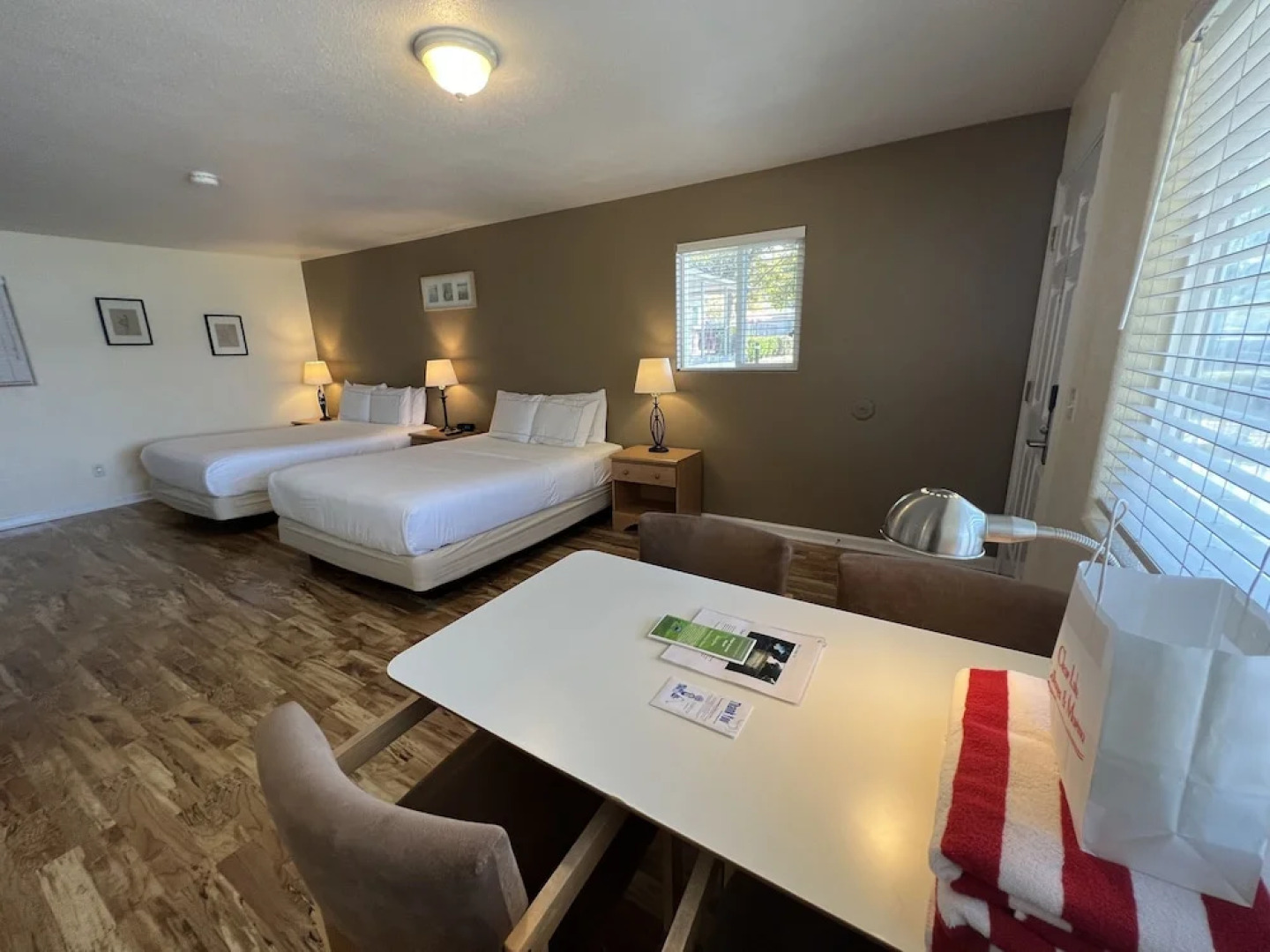 Clear Lake Cottages & Marina