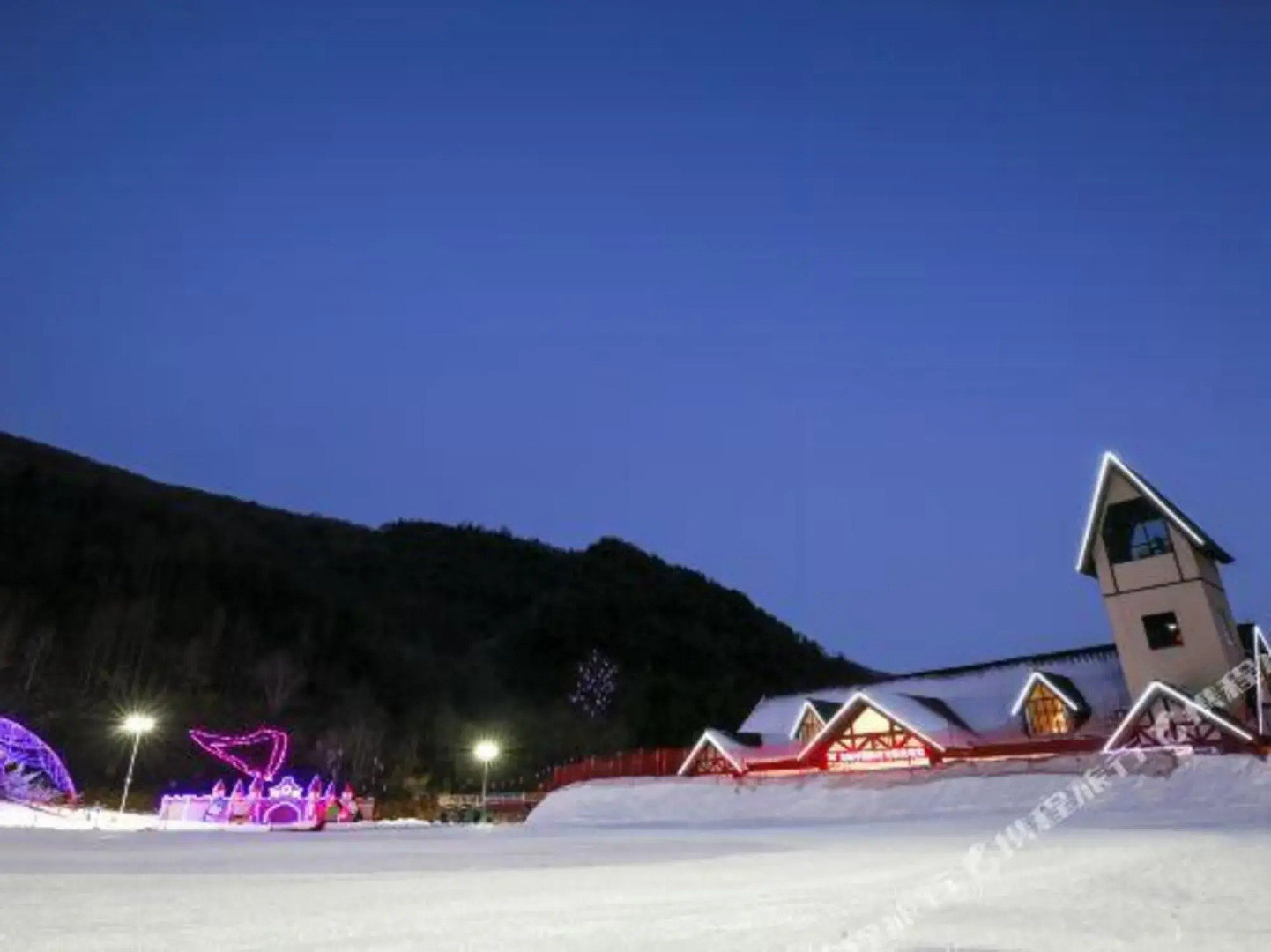 RoEasy Exquisite Hotel