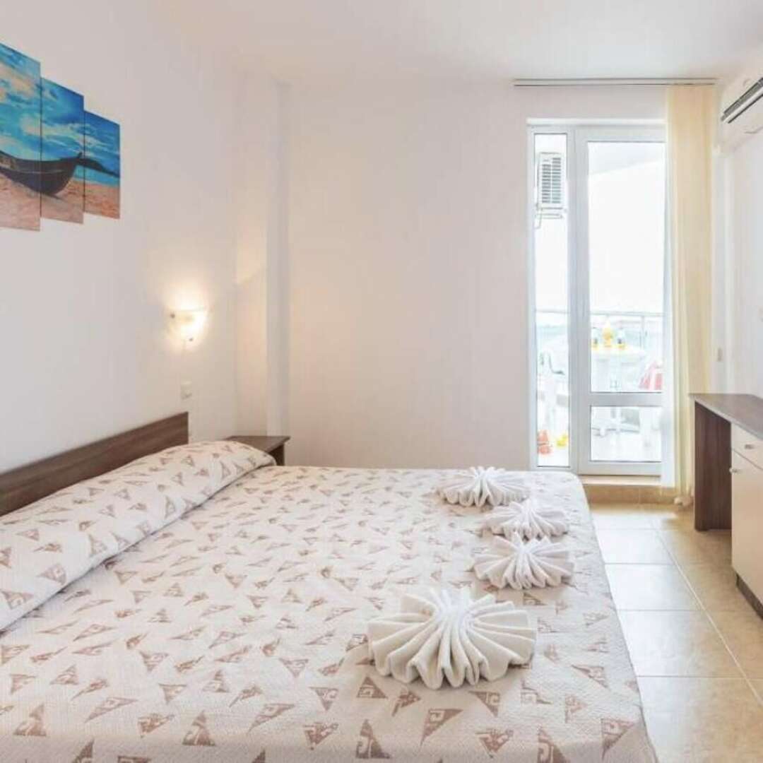 Charming 1-bed Apartment in Aheloy