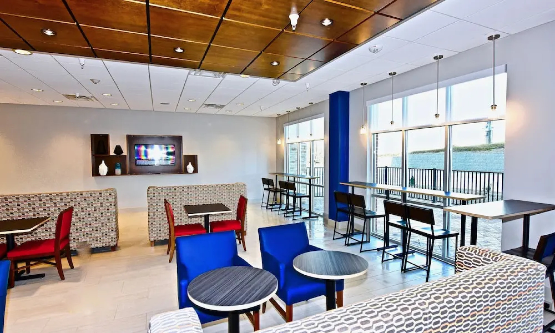 Holiday Inn Express & Suites Perryville I-55