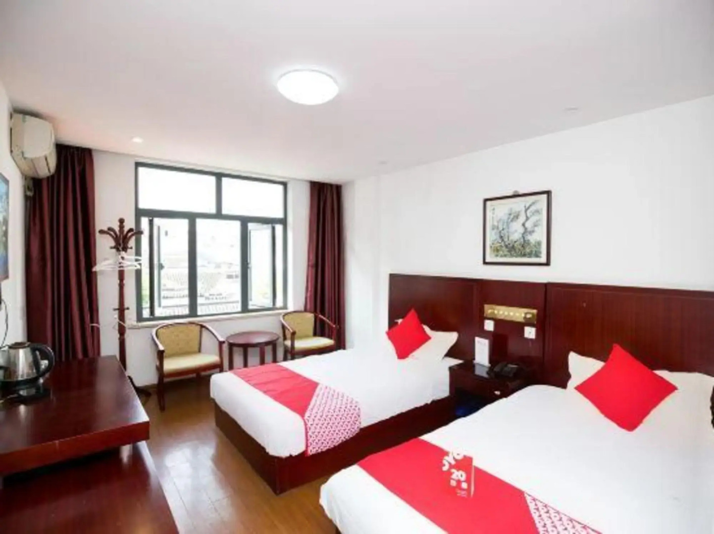 Binjiang Business Hotel