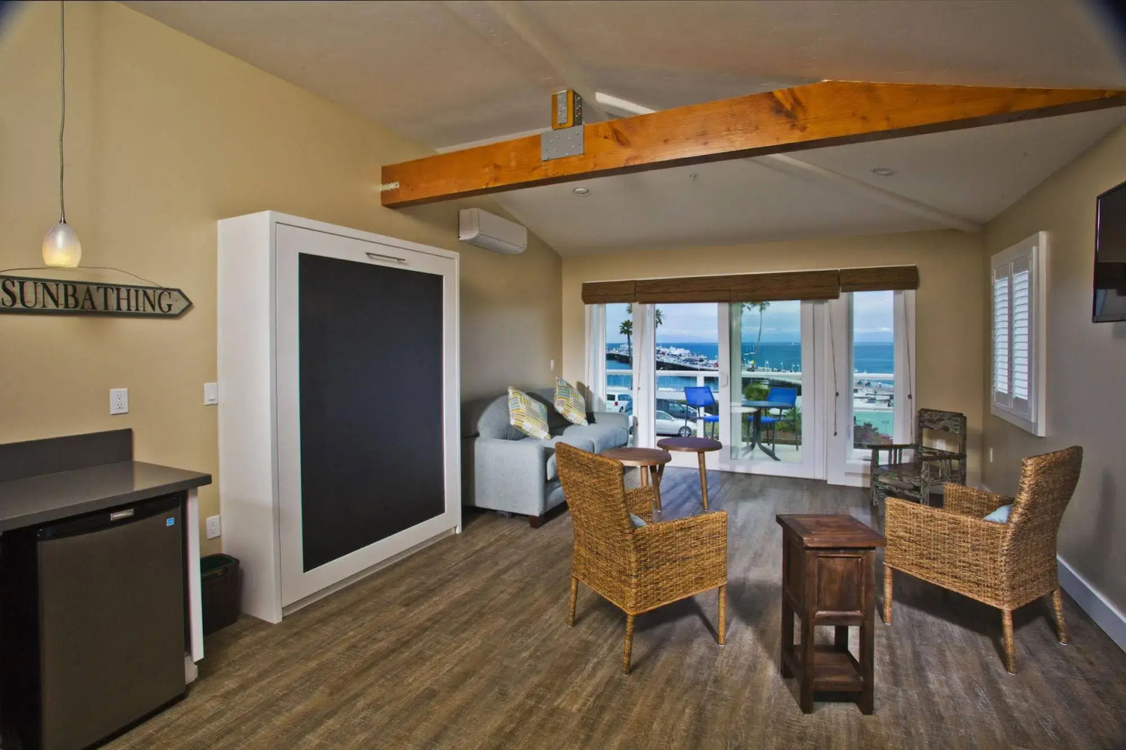 Beach Street Inn and Suites