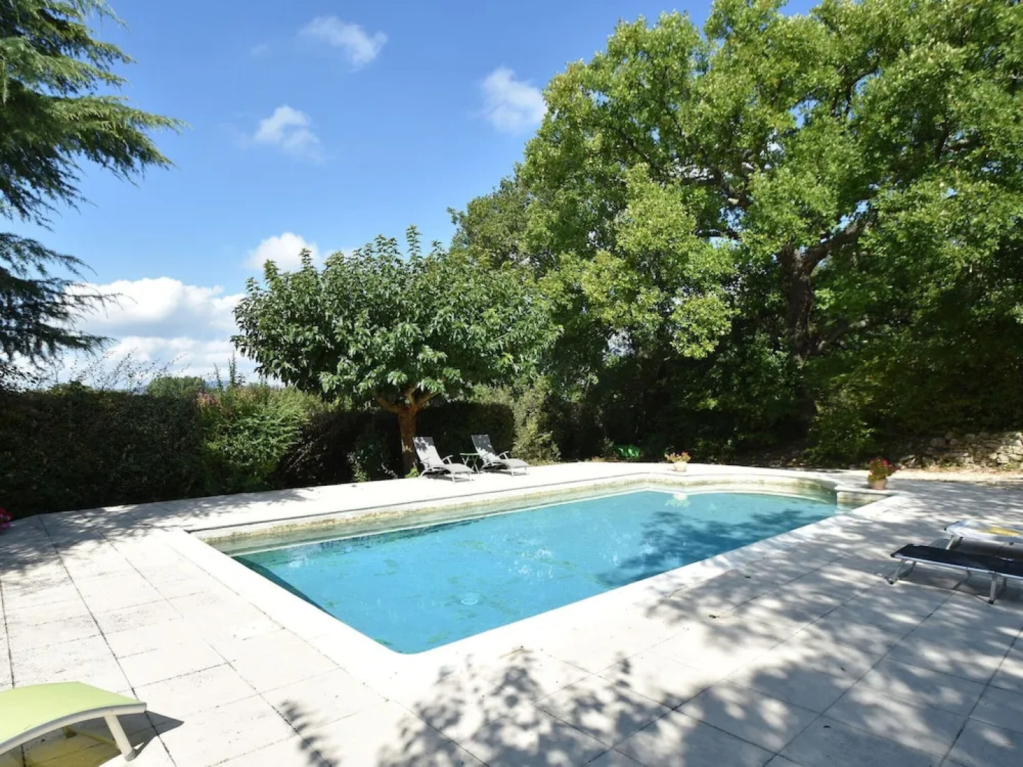 Modern Holiday Home in Languedoc-roussillon With Pool