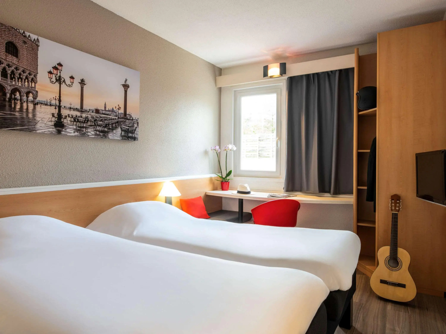 ibis Nuits Saint Georges