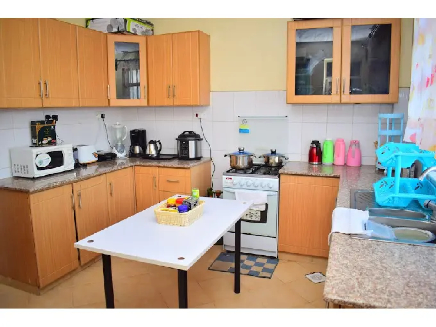 Elegant Comfy 3 Bedroom Apartment