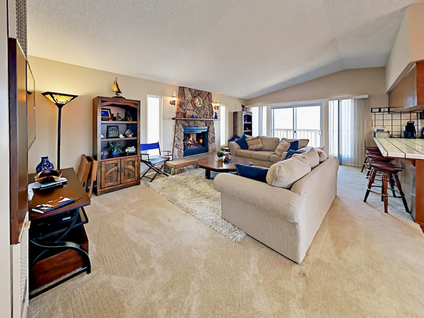 1740 Laguna Drive Home 3 Bedrooms 2 Bathrooms Home