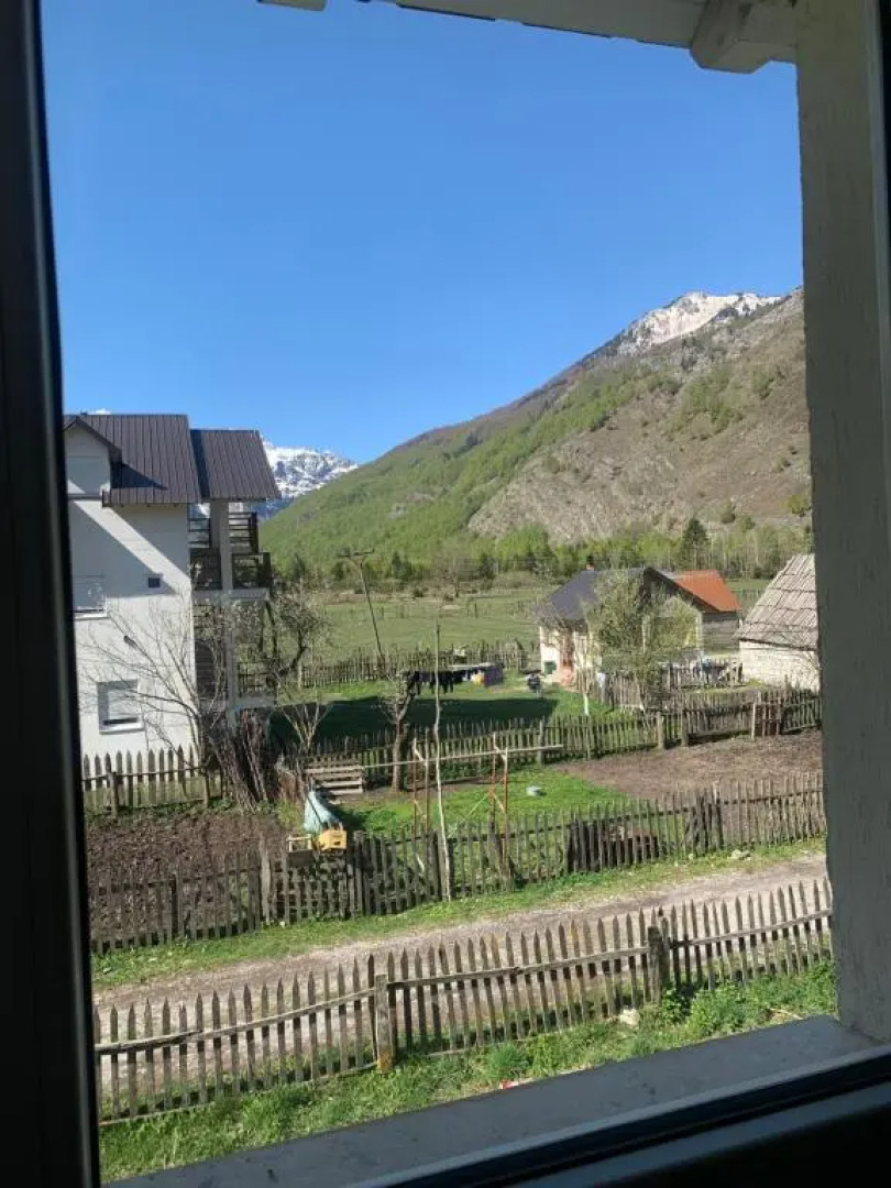 BUJTINA IZET SELIMAj