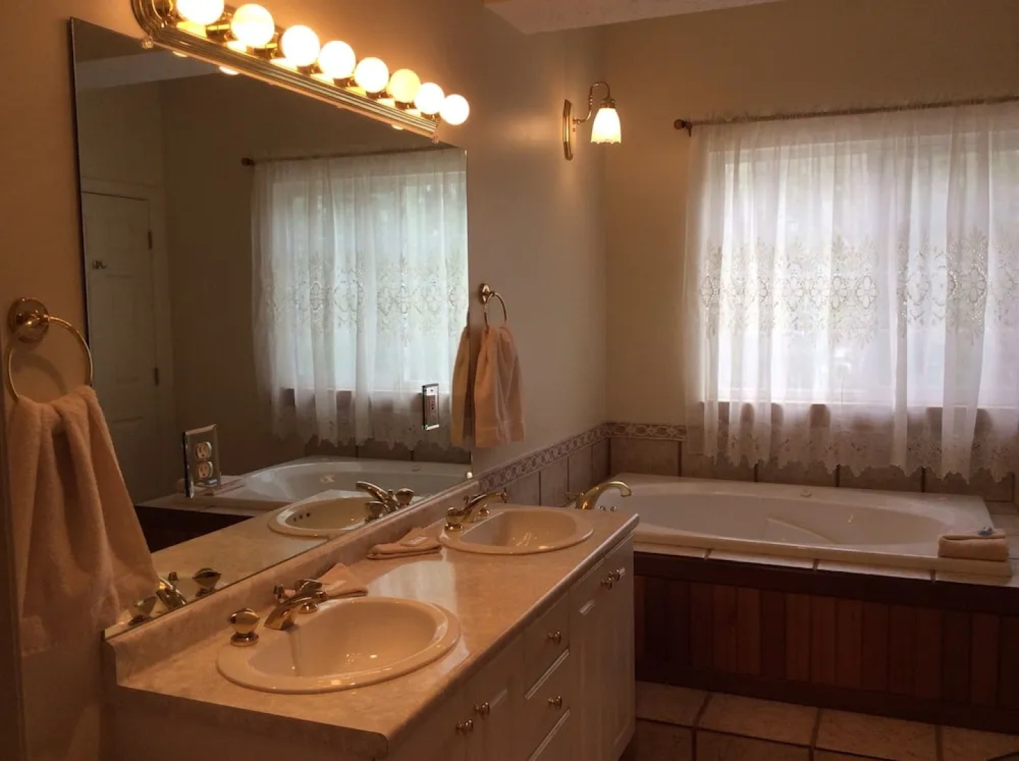 Handys Extended Stay Suites