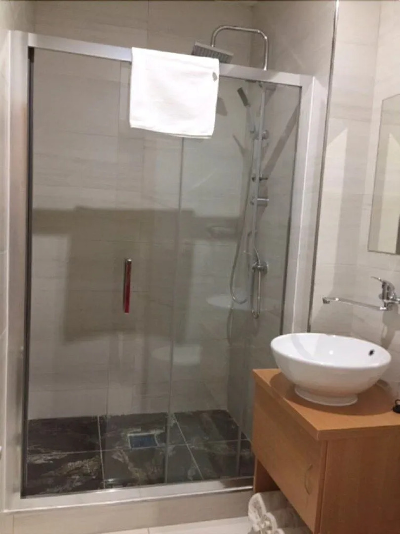 TIF hotel & restaurant