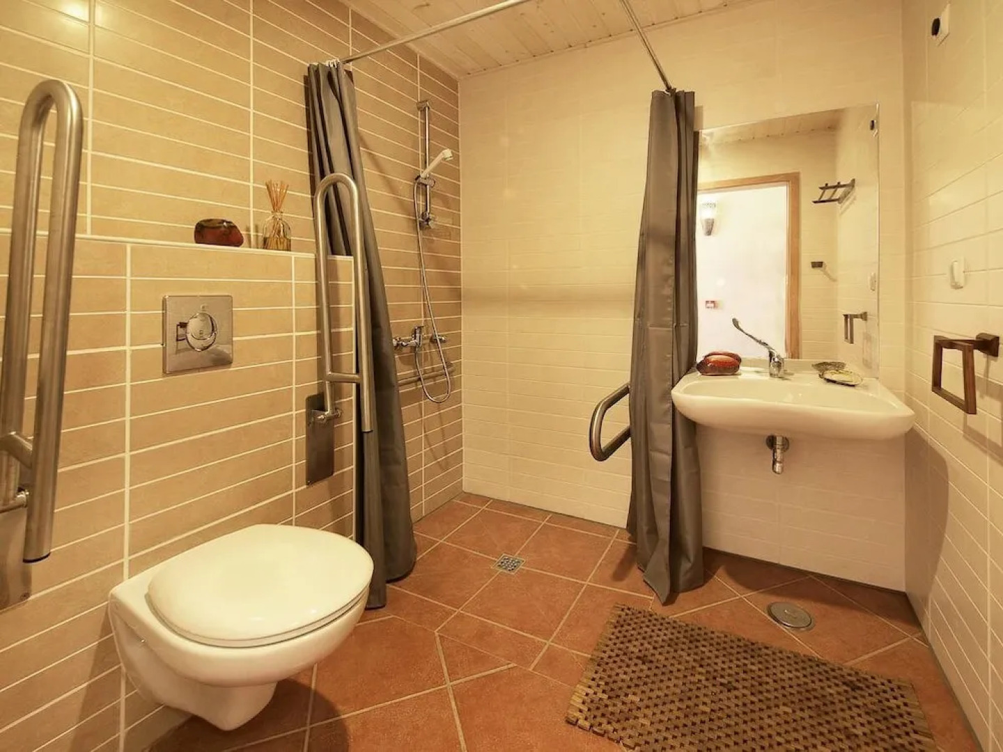 Casa do Vale da Lama EcoHotel & Retreat Centre in a farm