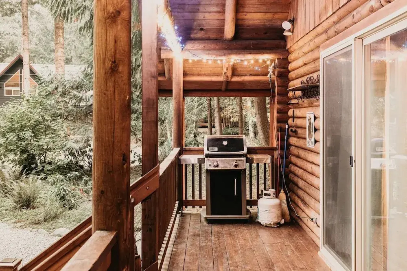 17mbr - Log  - Bbq - Pets Ok - Wifi - Sleeps 8 2 Bedroom Home by RedAwning