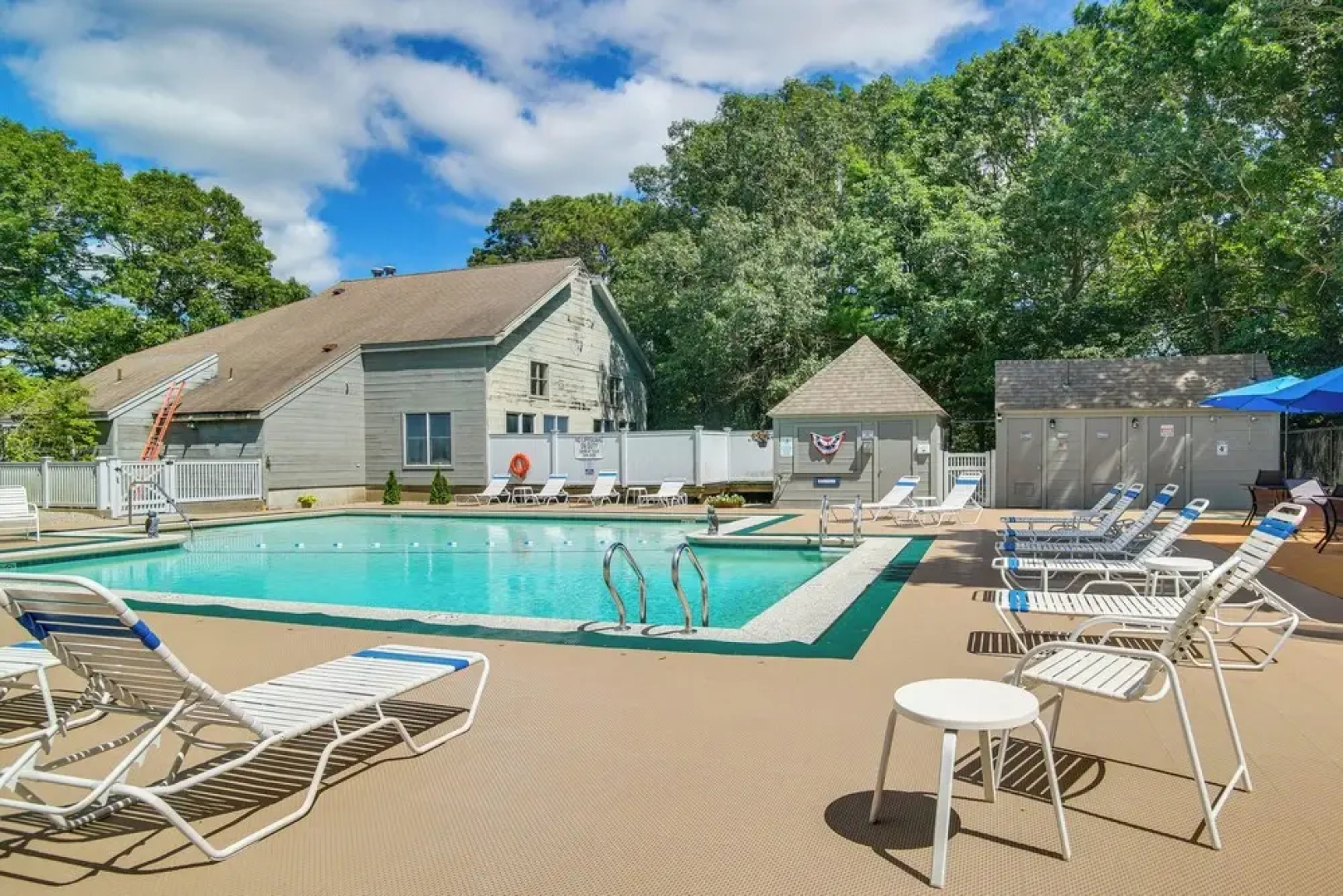 5 Mi to Mashpee Commons: Coastal Mashpee Condo