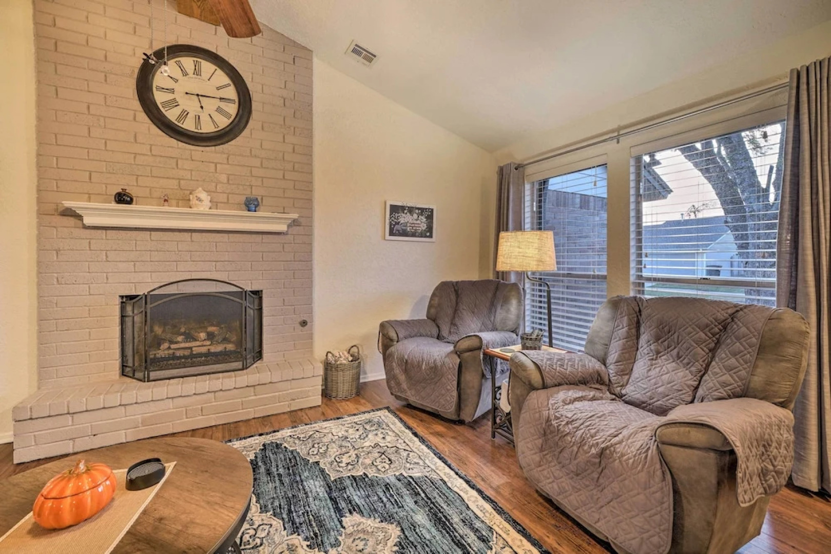 Home w/ Screened Porch ~ 10 Miles to Dtwn Okc!