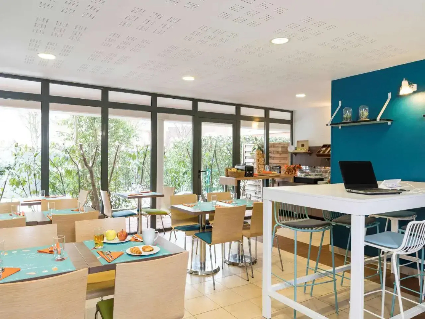 Rental Apartment Adagio Paris Clamart - Clamart 4 Persons - Pop 14612