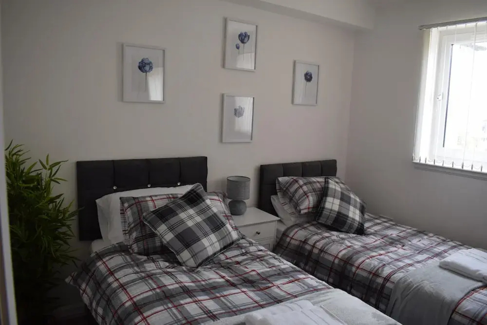 The Paisley Penthouse - Stunning View of the Abbey