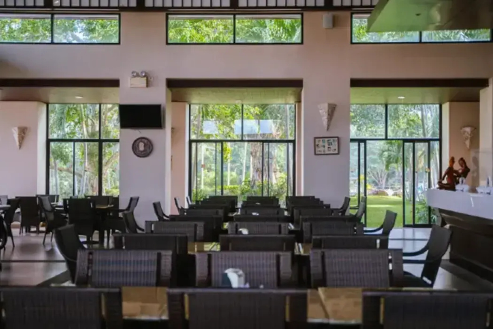 Leaves Valley Resort